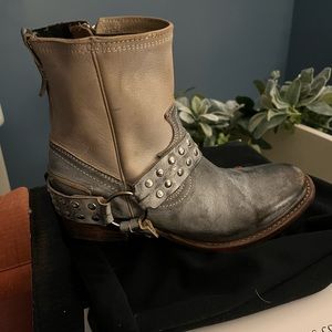 For Sheila only 🦅❤️Ramones size 7 brand new in box